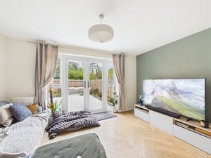 Lounge/Diner- click for photo gallery